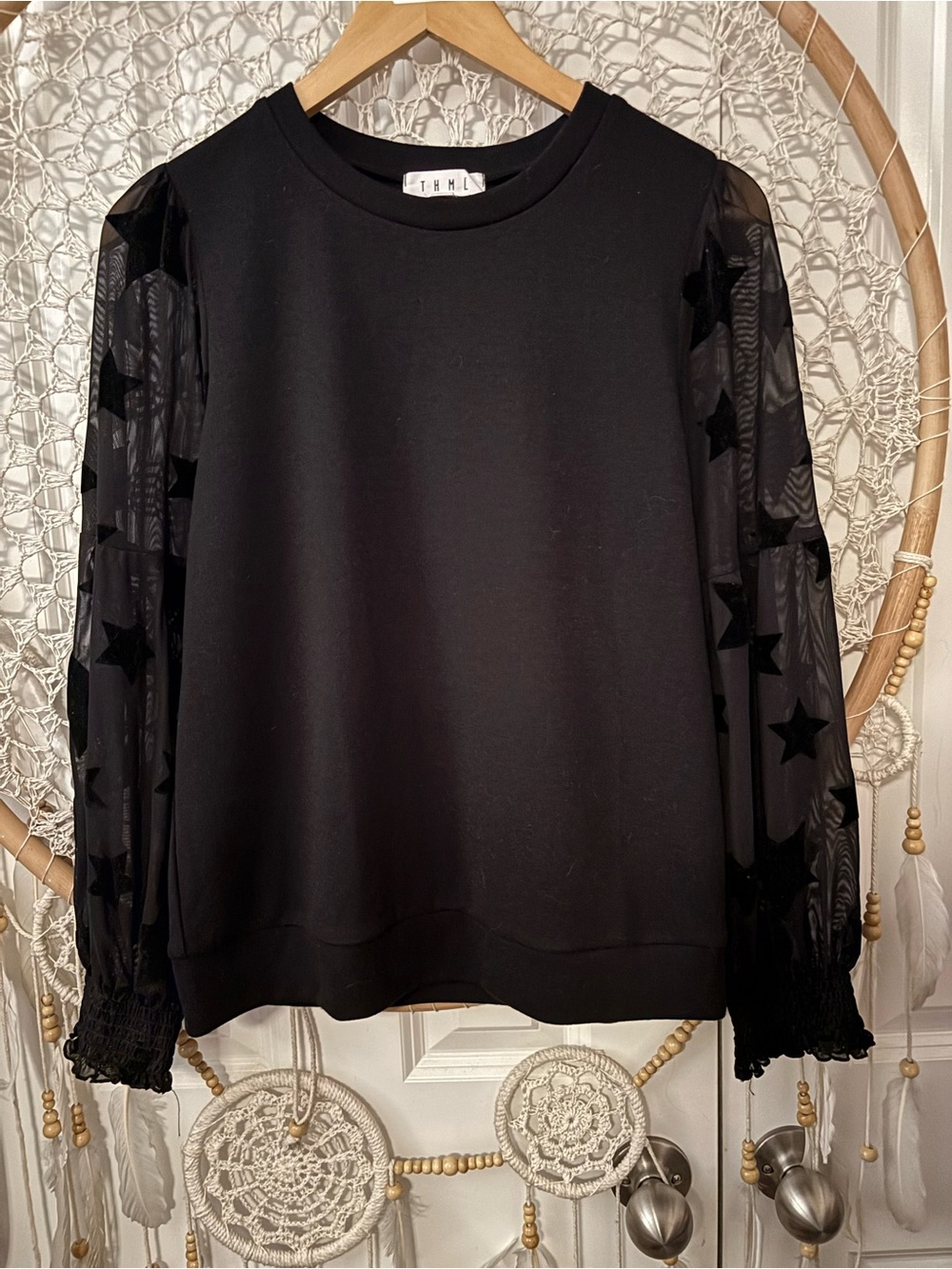 THML Black Star Sheer Sleeve Crewneck Size Medium A00409